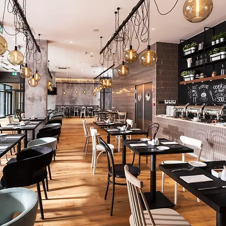 Ξενοδοχείο Sadova 4*