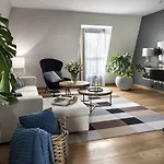 Sadova 4*