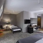Sadova 4*