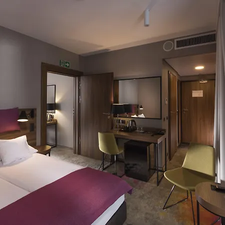 Отель Hotel Sadova