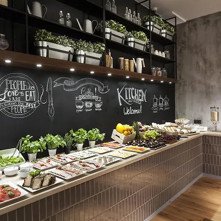 Отель Hotel Sadova