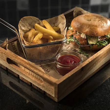 Hotel Sadova Отель