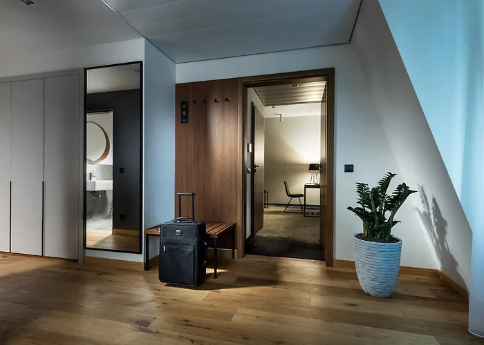 Hotel Sadova Отель 4*